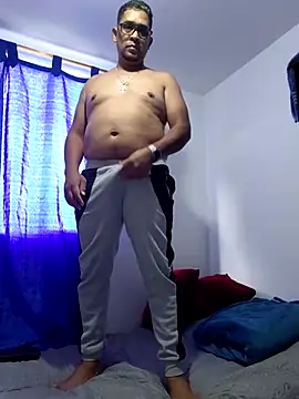 Snapshot of gordogruesa chatting on 02.18.26 gordogruesa online show from 02.18.26