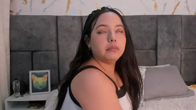 Snapshot of melanie_velle chatting on 02.21.26 melanie velle online show from 02.21.26