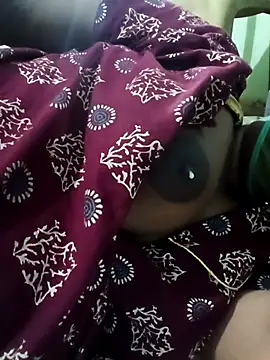 Snapshot of tamilkaviya431 chatting on 04.29.26 tamilkaviya431 online show from 04.29.26
