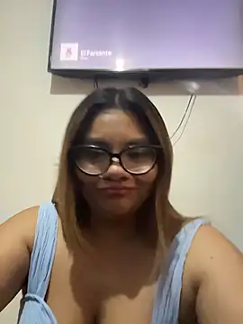 Snapshot of ludmila_x chatting on 04.05.26 ludmila x online show from 04.05.26