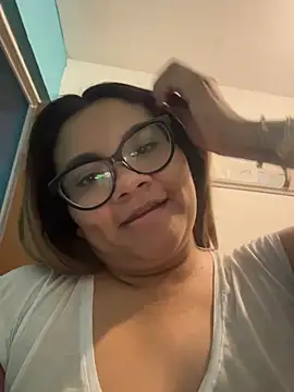 Snapshot of ludmila_x chatting on 04.15.26 ludmila x online show from 04.15.26