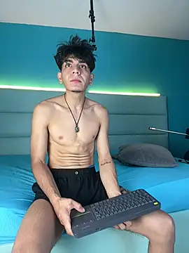 Snapshot of abrilandjulian chatting on 02.21.26 abrilandjulian online show from 02.21.26