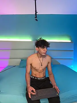 Snapshot of abrilandjulian chatting on 02.27.26 abrilandjulian online show from 02.27.26