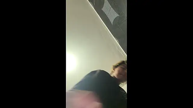 Snapshot of prince_oliverr chatting on 04.04.26 prince oliverr online show from 04.04.26