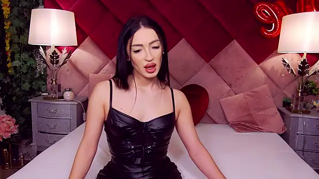 Snapshot of VictoriaLanes chatting on 02.19.26 VictoriaLanes online show from 02.19.26