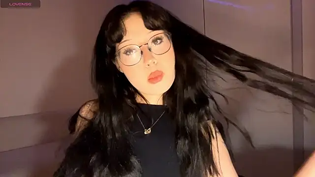 Snapshot of KateGlowee chatting on 02.24.26 KateGlowee online show from 02.24.26