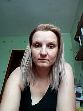 Snapshot of SusanGold9211 chatting on 03.21.26 SusanGold9211 online show from 03.21.26