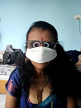 Snapshot of Kannadasexywifes chatting on 04.17.26 Kannadasexywifes online show from 04.17.26
