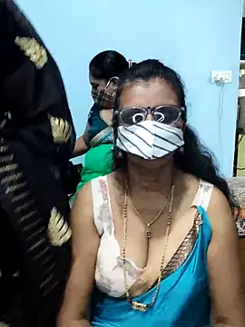 Snapshot of Kannadasexywifes chatting on 04.25.26 Kannadasexywifes online show from 04.25.26