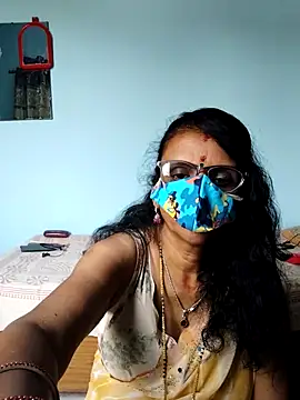 Snapshot of Kannadasexywifes chatting on 04.27.26 Kannadasexywifes online show from 04.27.26