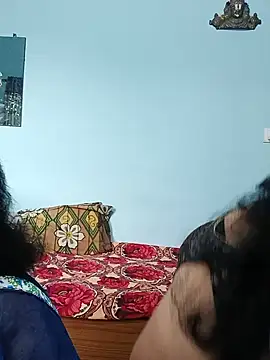 Snapshot of Kannadasexywifes chatting on 05.27.26 Kannadasexywifes online show from 05.27.26