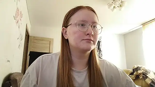 Snapshot of AnikaLipps chatting on 06.17.26 AnikaLipps online show from 06.17.26