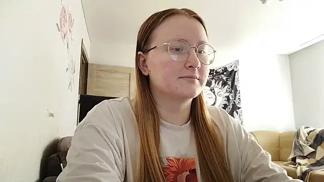 Snapshot of AnikaLipps chatting on 06.19.26 AnikaLipps online show from 06.19.26