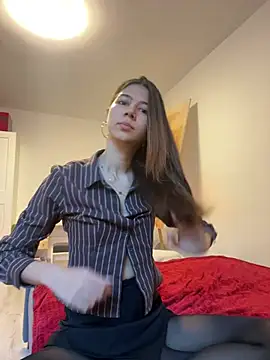 Snapshot of KiraVixenSweet chatting on 02.18.26 KiraVixenSweet online show from 02.18.26