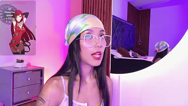 Snapshot of LunaVelour13 chatting on 02.21.26 LunaVelour13 online show from 02.21.26