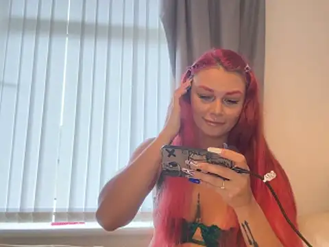 Snapshot of FoxyValentine chatting on 06.27.26 FoxyValentine online show from 06.27.26