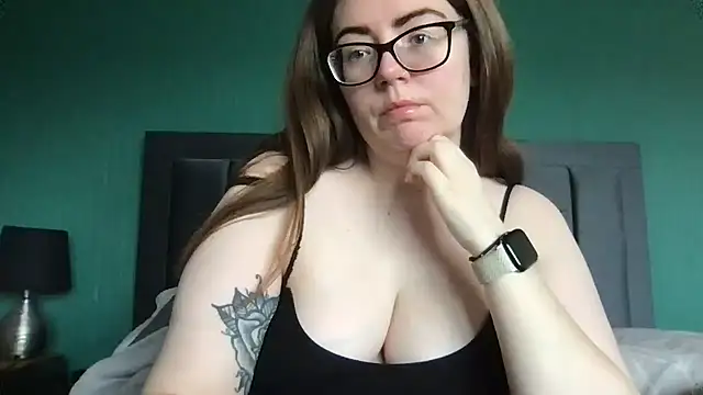 CurvyBx online show from 03.30.26