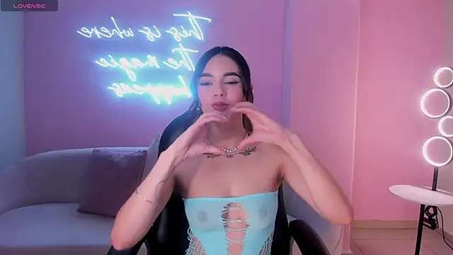 CarolineEvans x online show from 02.23.26