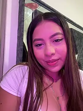 Snapshot of Emiily_joee_ chatting on 07.18.26 Emiily joee online show from 07.18.26