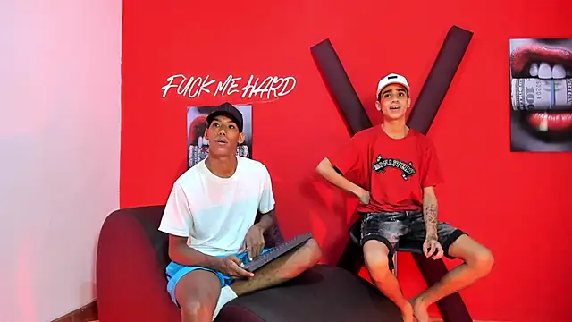 Snapshot of GREEN_BOYS chatting on 02.14.26 GREEN BOYS online show from 02.14.26