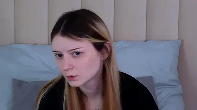 Snapshot of AlyssFrost chatting on 07.24.26 AlyssFrost online show from 07.24.26