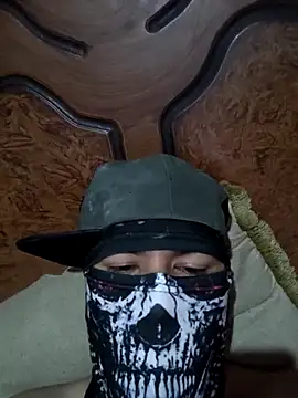 Snapshot of Cholo1096 chatting on 04.27.26 Cholo1096 online show from 04.27.26