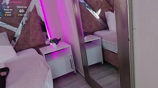 Snapshot of PerlaRogerss_ chatting on 04.16.26 PerlaRogerss online show from 04.16.26