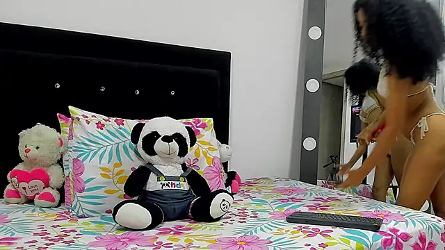 Snapshot of DanielaWane chatting on 02.26.26 DanielaWane online show from 02.26.26