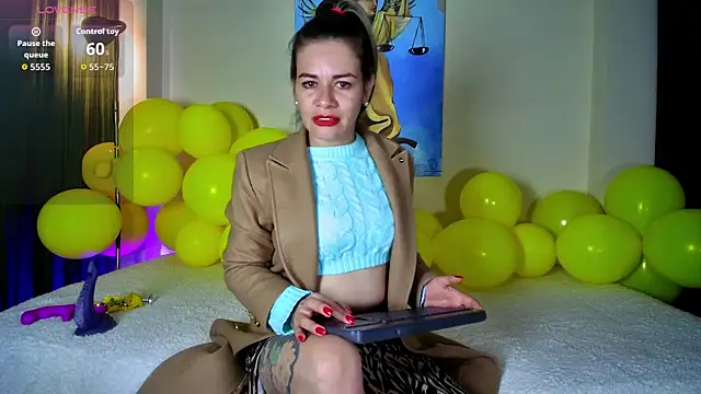 Snapshot of oriana_thomson01 chatting on 05.16.26 oriana thomson01 online show from 05.16.26