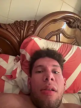 Snapshot of Valentinacouple chatting on 02.28.26 Valentinacouple online show from 02.28.26