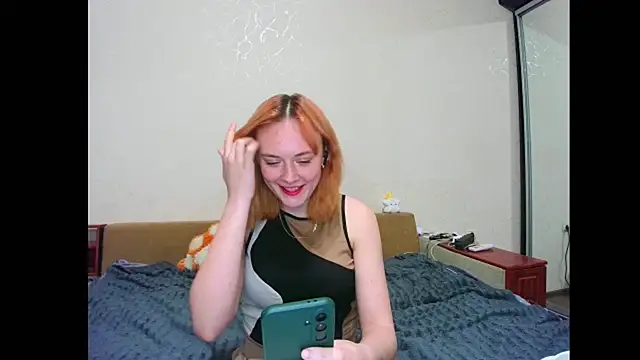 Snapshot of Little_fox404 chatting on 04.25.26 Little fox404 online show from 04.25.26