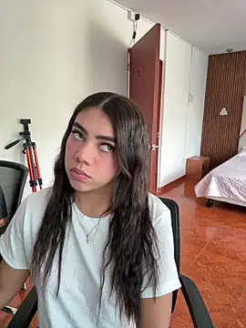 Luna rousse26 online show from 04.04.26