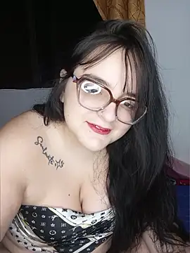 Snapshot of daphneev chatting on 06.04.26 daphneev online show from 06.04.26