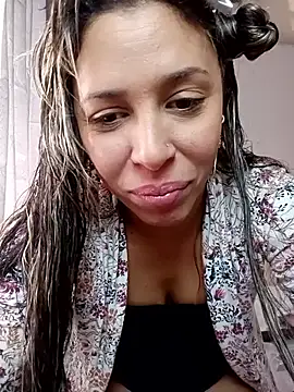 Snapshot of kiki_milu chatting on 04.29.26 kiki milu online show from 04.29.26