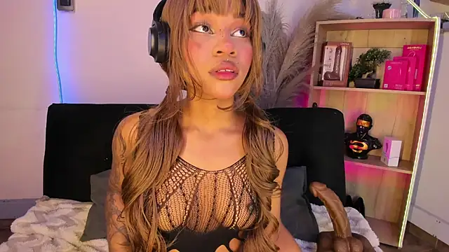 Tylla   online show from 04.04.26