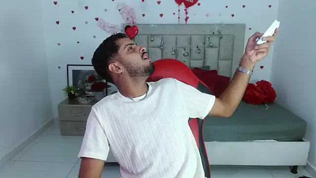 Snapshot of mister_fox723 chatting on 03.01.26 mister fox723 online show from 03.01.26