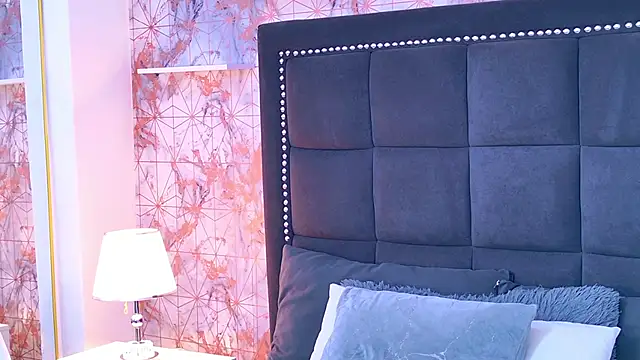 Raven Gloomy online show from 03.12.26