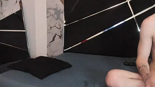 Couple In Heat online show from 04.16.26