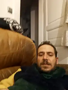 Snapshot of Mikedebo chatting on 03.04.26 Mikedebo online show from 03.04.26