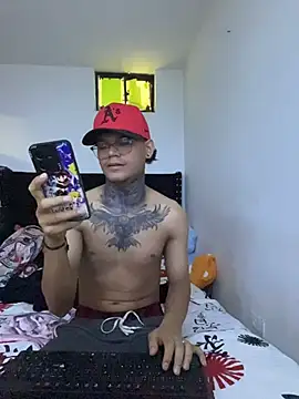 Snapshot of Maxtor_ chatting on 02.17.26 Maxtor online show from 02.17.26