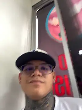 Snapshot of Maxtor_ chatting on 02.24.26 Maxtor online show from 02.24.26