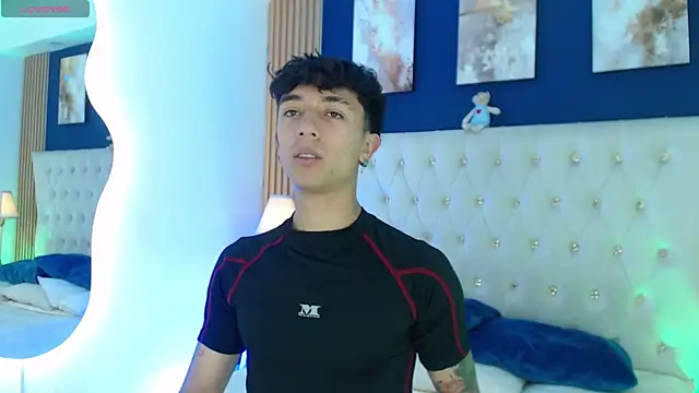 Aiden Rivers  online show from 04.17.26