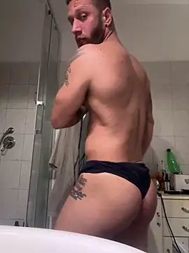 Snapshot of Tiziano94 chatting on 02.23.26 Tiziano94 online show from 02.23.26