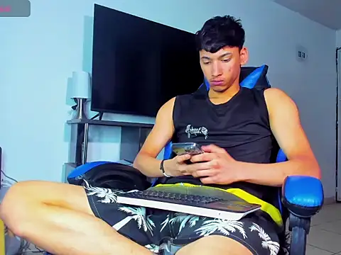 Lyam Russo online show from 04.15.26