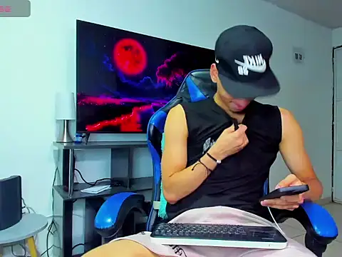 Snapshot of Lyam_Russo chatting on 05.23.26 Lyam Russo online show from 05.23.26