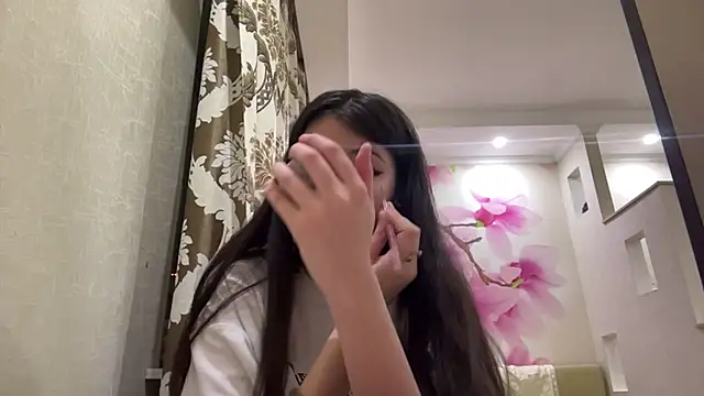 Snapshot of MaeRaads chatting on 03.02.26 MaeRaads online show from 03.02.26