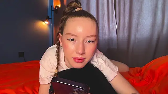 Snapshot of Anna_Kare chatting on 02.25.26 Anna Kare online show from 02.25.26