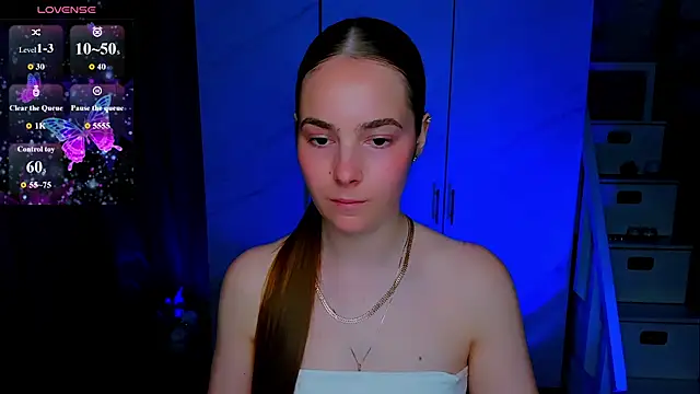 Snapshot of Maddy_Wood_ chatting on 06.07.26 Maddy Wood online show from 06.07.26