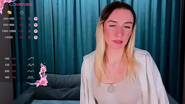 Snapshot of AshleyySchwartz chatting on 03.31.26 AshleyySchwartz online show from 03.31.26