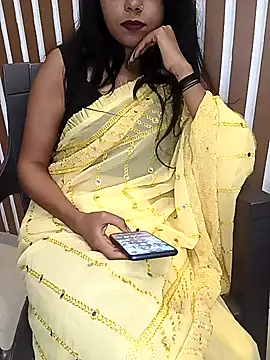 Snapshot of Cutie_babes01 chatting on 02.21.26 Cutie babes01 online show from 02.21.26